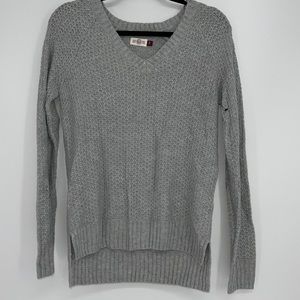 SO SWEATER GRAY SLIGHT V NECK MEDIUM LONG SLEEVE